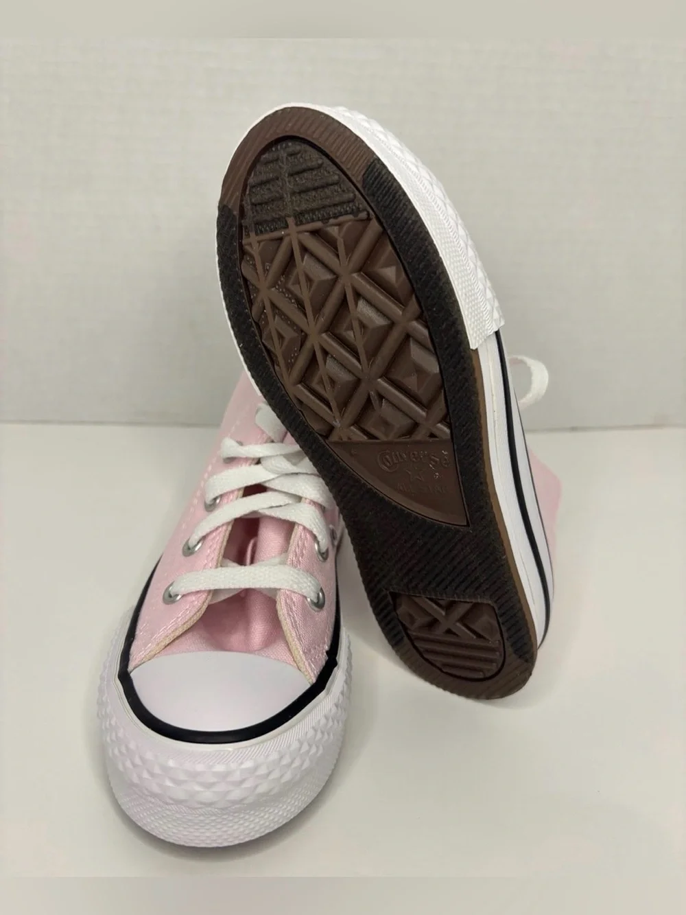 Converse Girls Sneakers Size 11